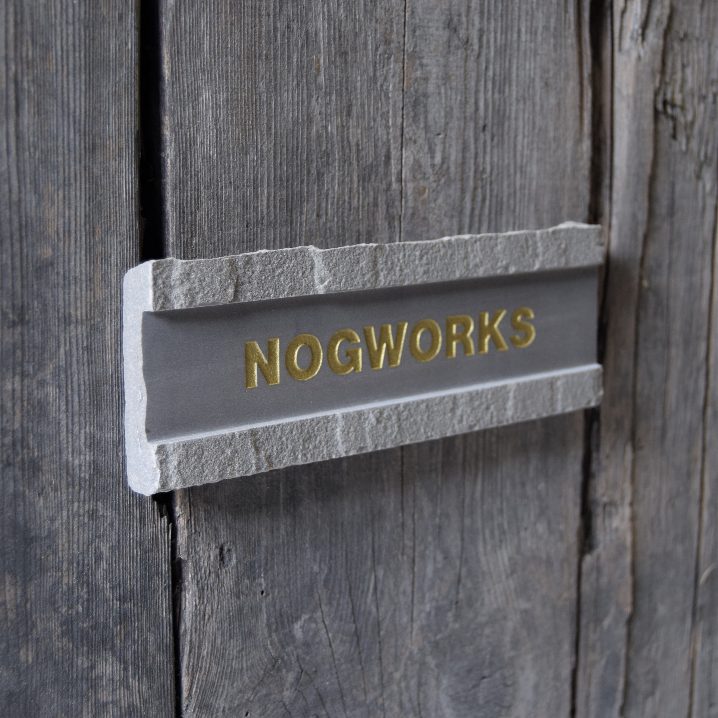 サンドストーン（グレー）表札【200㎜×70㎜】