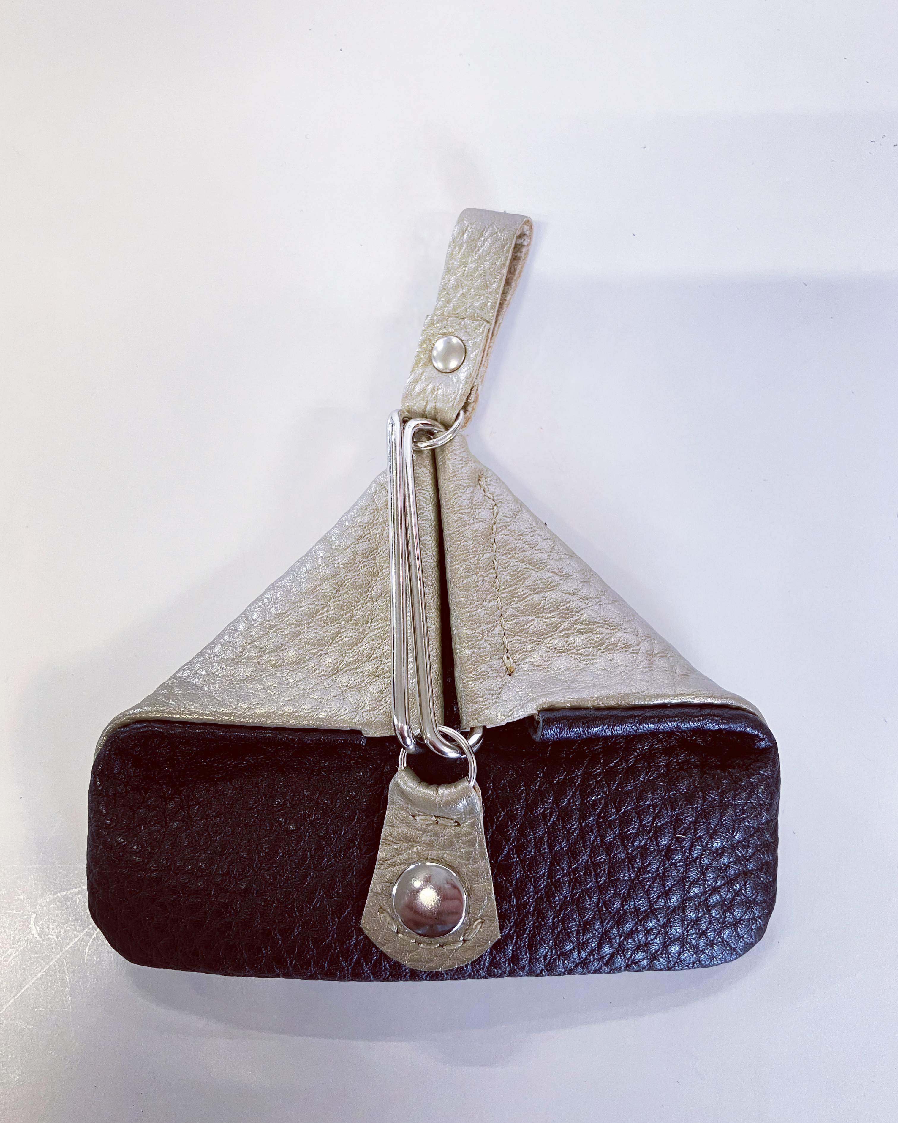 Dog ear coin case〜犬の耳の様な可愛いフォルムのコインケース〜(姫路レザー)