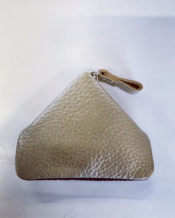 Dog ear coin case〜犬の耳の様な可愛いフォルムのコインケース〜(姫路レザー) 2枚目の画像