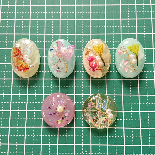 蝶とドライフラワーのビーズ☆12個 k-31 送料無料/ビーズ/ちょうちょ 