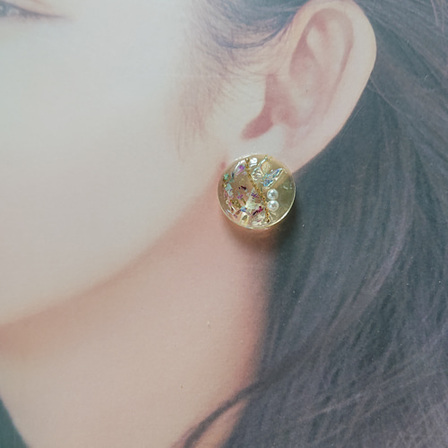 蝶とドライフラワーのビーズ☆12個 k-31 送料無料/ビーズ/ちょうちょ 