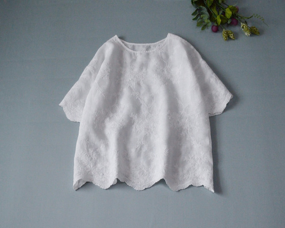 リネン100%総刺繍ゆったり大人可愛い半袖トップス♪No.208オフ白 1枚目の画像