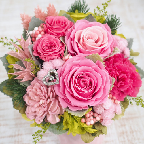 可愛いピンクのバラとキラッと光る小さなハートのオーナメント＊クリア