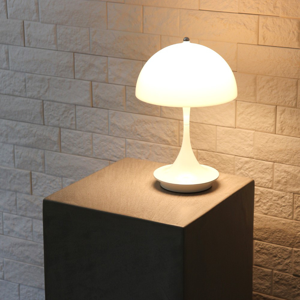 ディスプレイテーブル W200㎜×D200㎜×H400㎜～H700㎜ モールテックス サイドテーブル