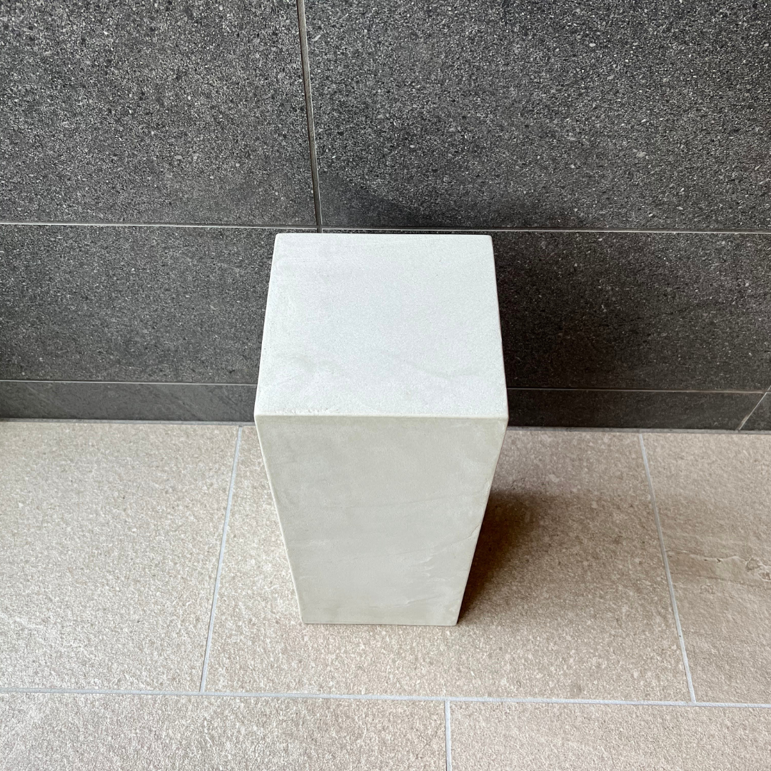 ディスプレイテーブル W200㎜×D200㎜×H400㎜～H700㎜ モールテックス サイドテーブル