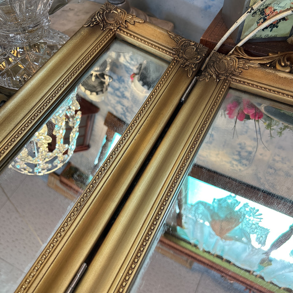 アンティークな部屋  おしゃれな鏡 三面鏡 ⑤ ウォールミラー 2WAY 折畳み式 壁掛け鏡 置き鏡 7枚目の画像