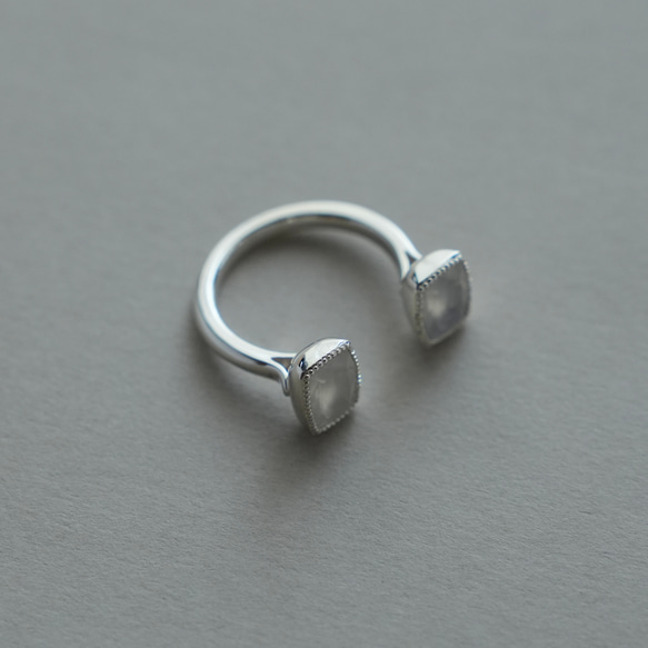 ロイヤルブルームーンストーン《フォークリング》シルバーカラー Fork ring フリーサイズ指輪 5枚目の画像
