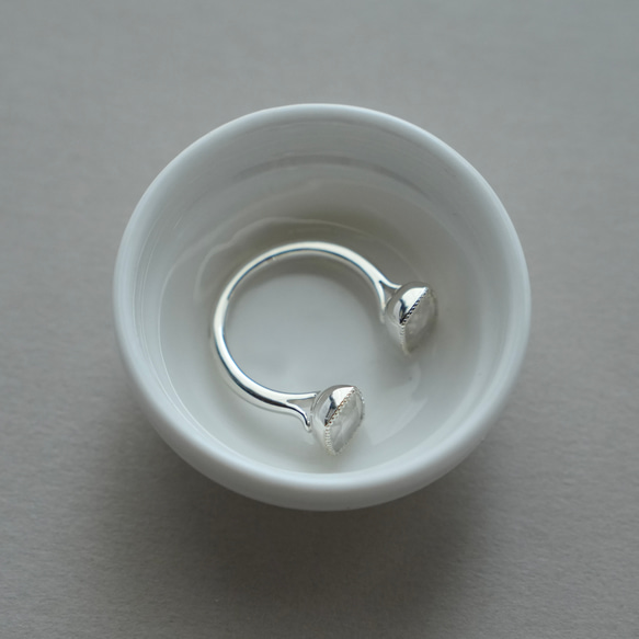 ロイヤルブルームーンストーン《フォークリング》シルバーカラー Fork ring フリーサイズ指輪 1枚目の画像
