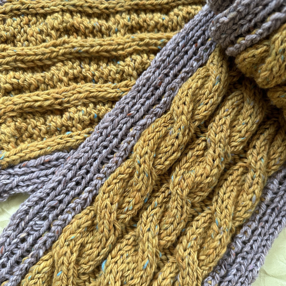 ケーブル編みのマフラー・２色 3枚目の画像