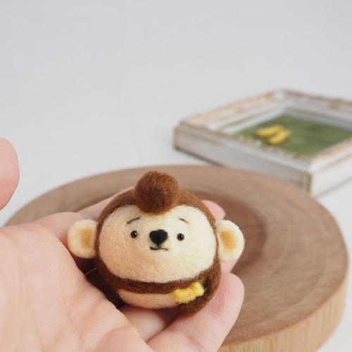 受注製作】まゆおさる -バナナをお供に- 羊毛フェルト 羊毛フェルト