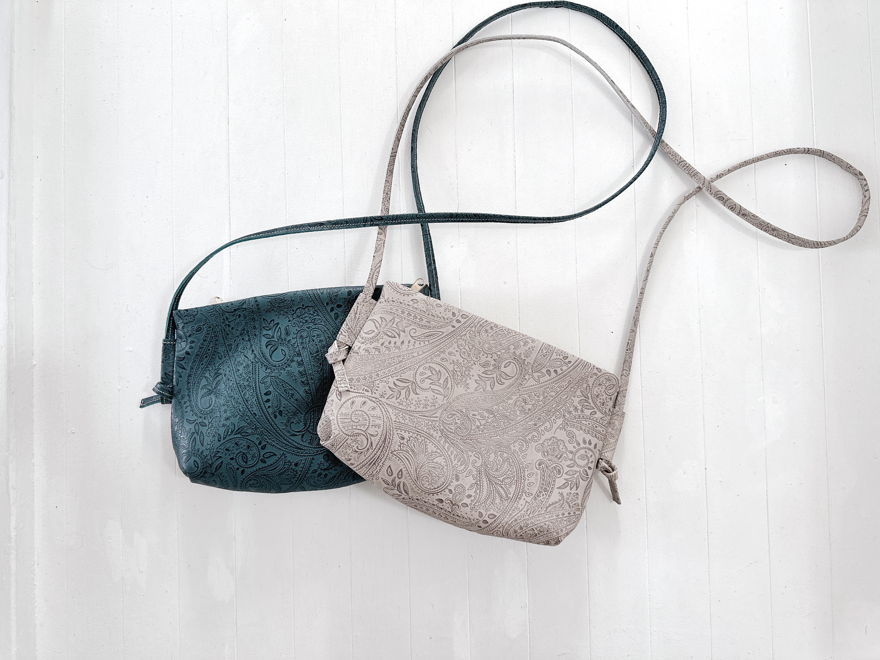 エレガント クレール サコッシュ ショルダー ポシェット ホワイト ペイズリー ネイビー グレージュ