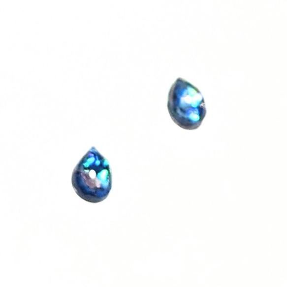 ブルーの螺鈿ぷっくり雫のピアスイヤリング【1767】 10枚目の画像