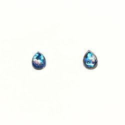 ブルーの螺鈿ぷっくり雫のピアスイヤリング【1767】 9枚目の画像