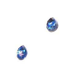 ブルーの螺鈿ぷっくり雫のピアスイヤリング【1767】 12枚目の画像