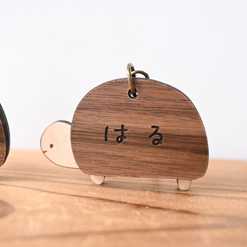 名入れ♪ナチュラル＊木のカメさんキーホルダー＊お名前彫刻