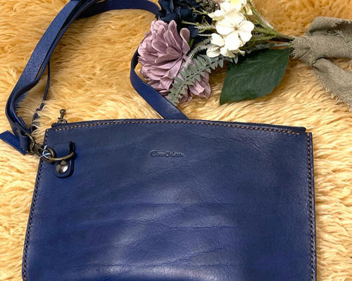 ヌメ革ショルダーバッグ クラッチバッグ アラスカレザー 本革 ハンドメイド手縫い ヌメ革ショルダーバッグ クラッチバッグ アラスカレザー 本革