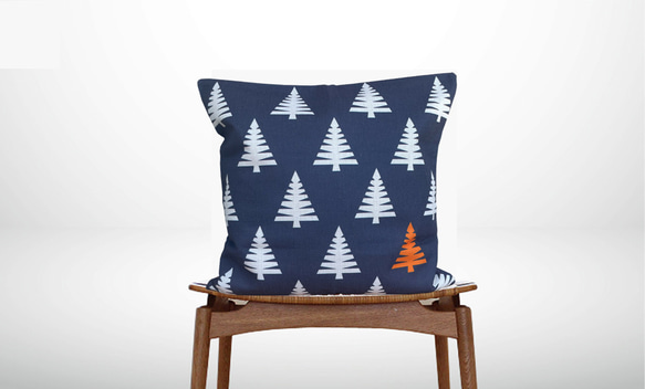 森林坐墊抽象樹背海軍藍-柏樹香味- 第1張的照片