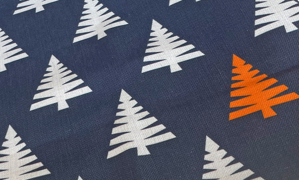 森林坐墊抽象樹背海軍藍-柏樹香味- 第7張的照片