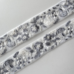 【在庫SALE♡50cm】インド刺繍リボン　ホワイトxグレー　チュール　SN726 5枚目の画像