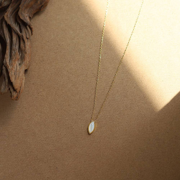 white shell drop necklace R4N025 4枚目の画像