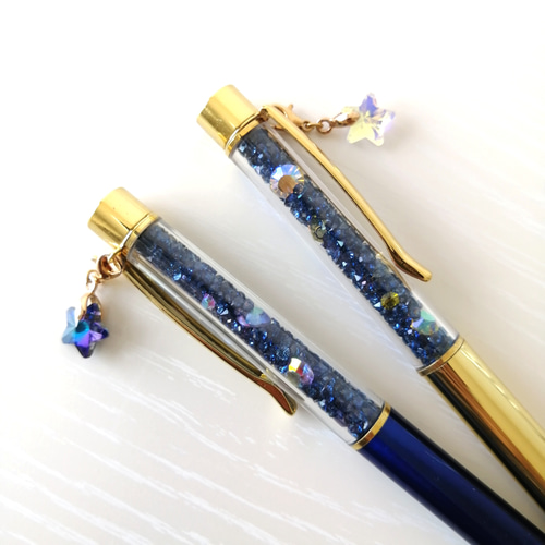 大人気【きらめく星空ボールペン☆星のチャーム付き】【替え芯付き