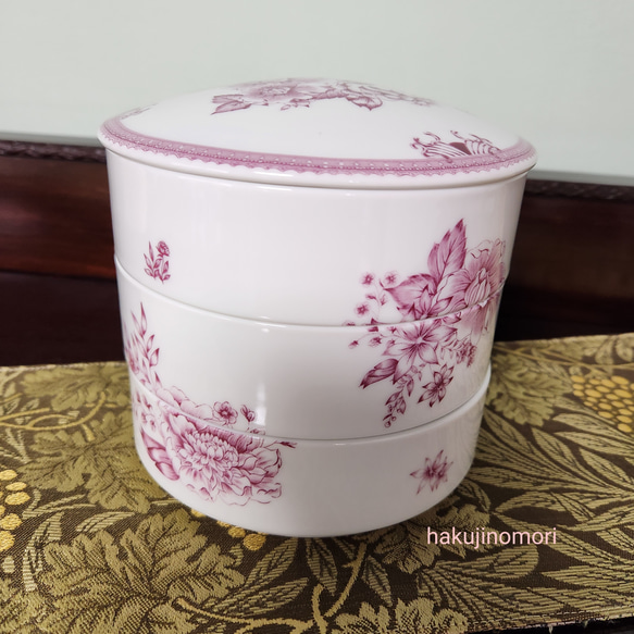 三段重　お正月やクリスマス、お茶会にもおすすめ 