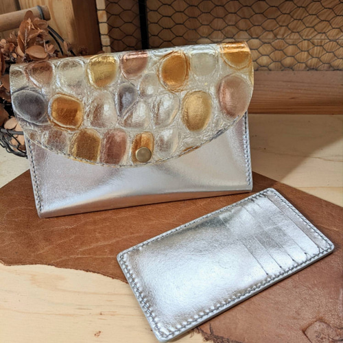 ぐしぐし手縫い＊クラッキングドットとシルバーの本革通帳ケース＊お薬 