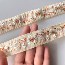 【50cm】インド刺繍リボン　アイボリー　シルク　SS749 2枚目の画像