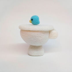 トイレの上の青い鳥　羊毛フェルト 3枚目の画像