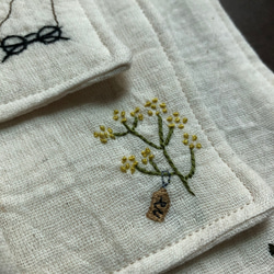 手刺繍ダブルガーゼハンカチ 7枚目の画像