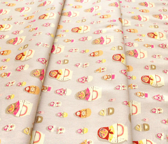 カットクロス Windham Fabrics / West Hill Matryoshka Dolls Warm Tan 4枚目の画像