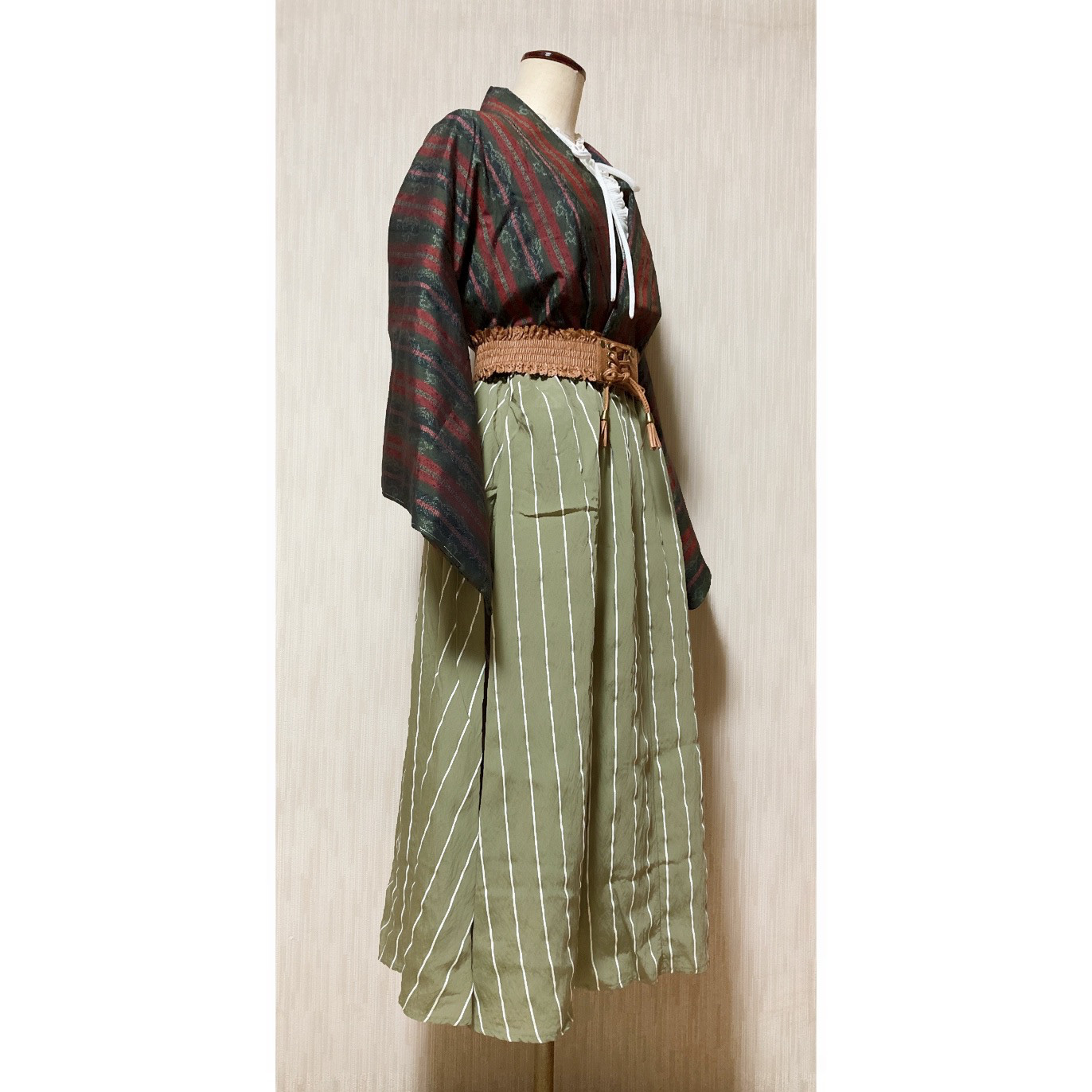 展示品　◇着物リメイク◇  ドッキングワンピース　ベージュブラウン系　ベルト付き 展示品◇着物リメイク◇ ドッキングワンピースベージュブラウン系