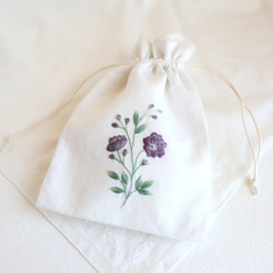 羊毛フェルト刺繍のリネンポーチ（Take a Break! ハリネズミ