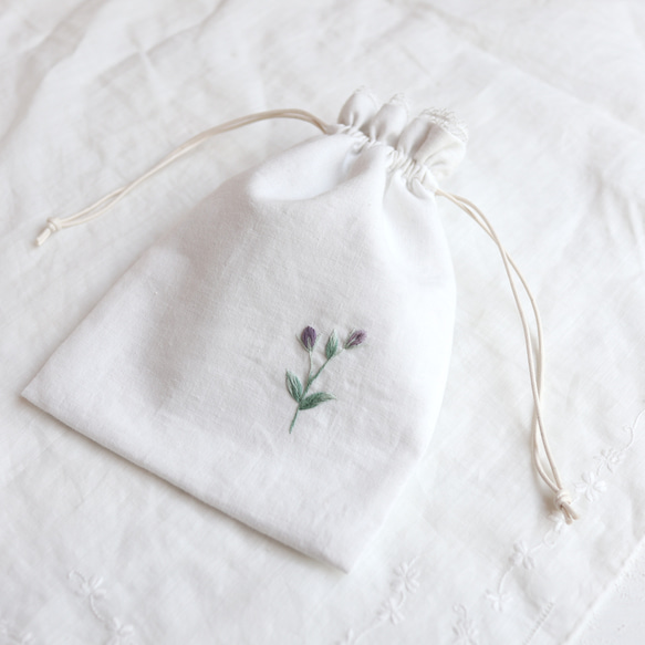お花刺繍のミニ巾着（ニュアンスカラー・スモーキーパープル） 4枚目の画像