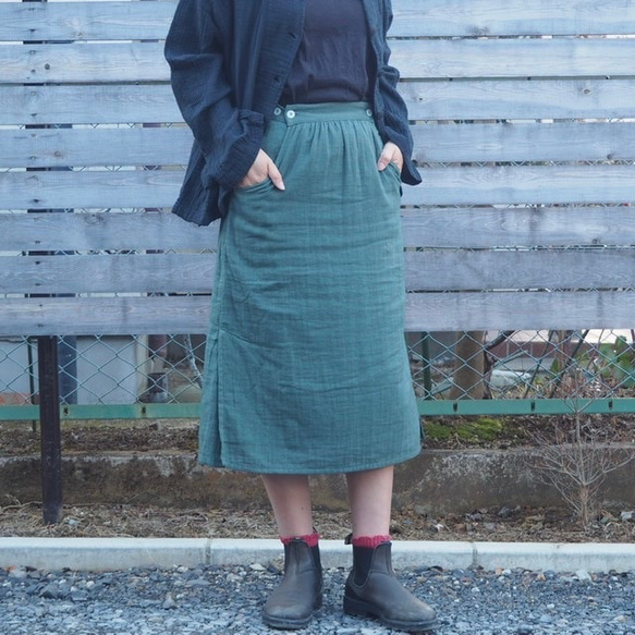 【SALE】柔らかいダブルガーゼ素材のタイトスカート サイドスリットで足長効果 1枚目の画像