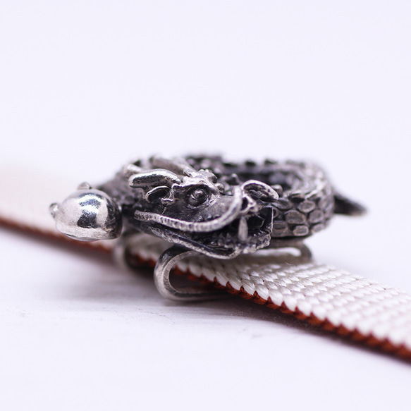 巻龍のシルバー帯留め（3分紐用） 