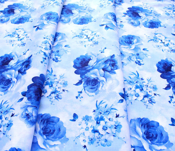 カットクロス Timeless Treasures Bluebird Medium Flowers Sky Blue 4枚目の画像