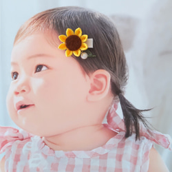 つまみ細工 ひまわりの髪飾り//浴衣.甚平/夏祭り.花火大会/＊ベビークリップ＊＊ 1枚目の画像