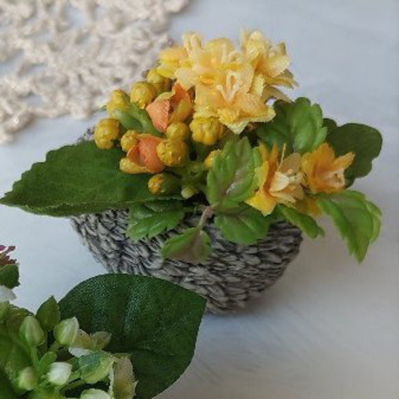 横向き ハリネズミ　造花　フェイクグリ－ン　ミニ　鉢　可愛い置物　可愛い動物　プチギフト 5枚目の画像