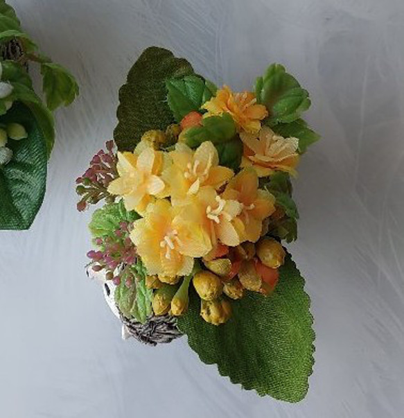 横向き ハリネズミ　造花　フェイクグリ－ン　ミニ　鉢　可愛い置物　可愛い動物　プチギフト 4枚目の画像