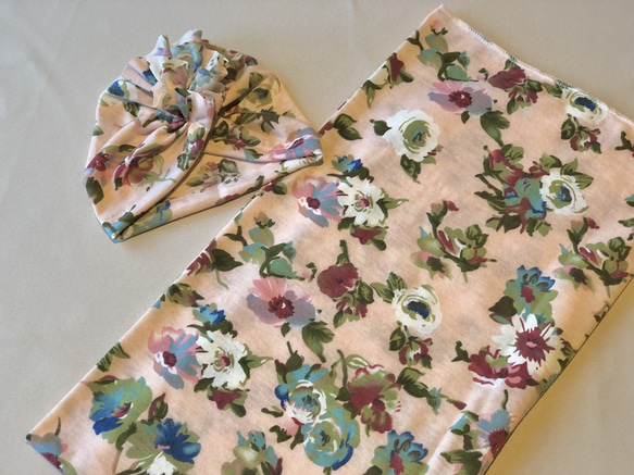 Floral pattern swaddle　花　花柄　ベビーラップ　ヘッドラップ　おくるみ　スワドル　出産祝い　ギフト 2枚目の画像