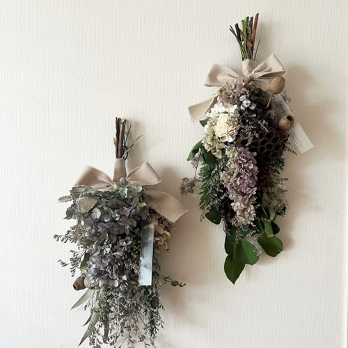 ドライフラワー・ユーカリポポラスとくすみカラーの紫陽花スワッグ