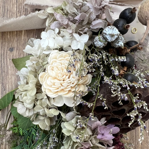 ドライフラワー・ユーカリポポラスとくすみカラーの紫陽花スワッグ