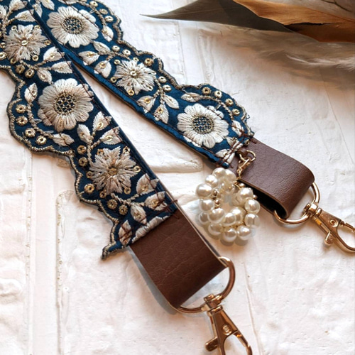 人気再販】✧インド刺繍リボンショルダーストラップ♡ブルー
