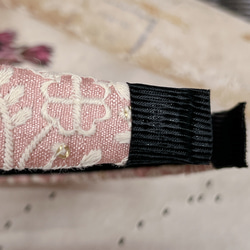 ホワイトフラワーシリーズ ♡インド刺繍リボンのカチューシャ♡太幅ピンク♡ 2枚目の画像