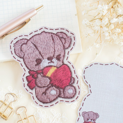 ダイカットメモ - ワッペン風メモ テディベア(くま) / 刺繍イラストNo