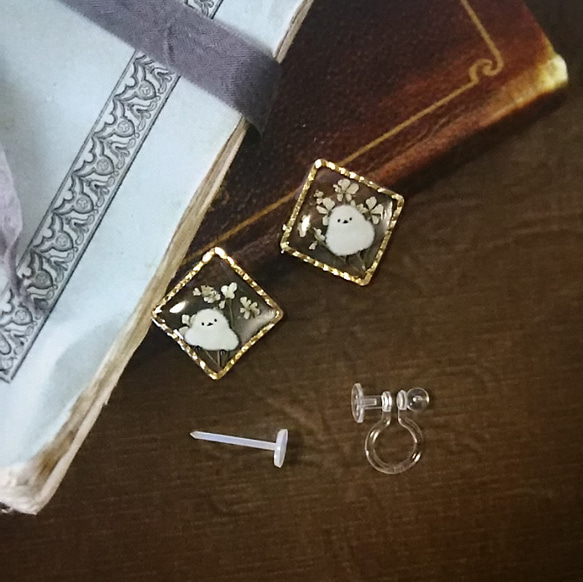 《パーツ選択》シマエナガの小さなピアスorイヤリング　＃1496 1枚目の画像