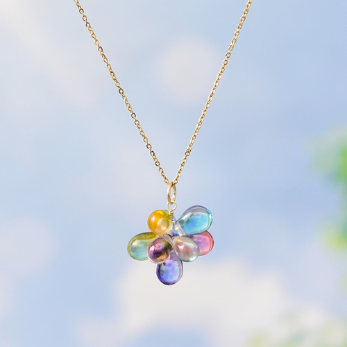 顔型ペンダントのカラフルネックレス ネックレス】淡い虹色花火 カラフル ガラス 透明感 虹 花火 レインボー