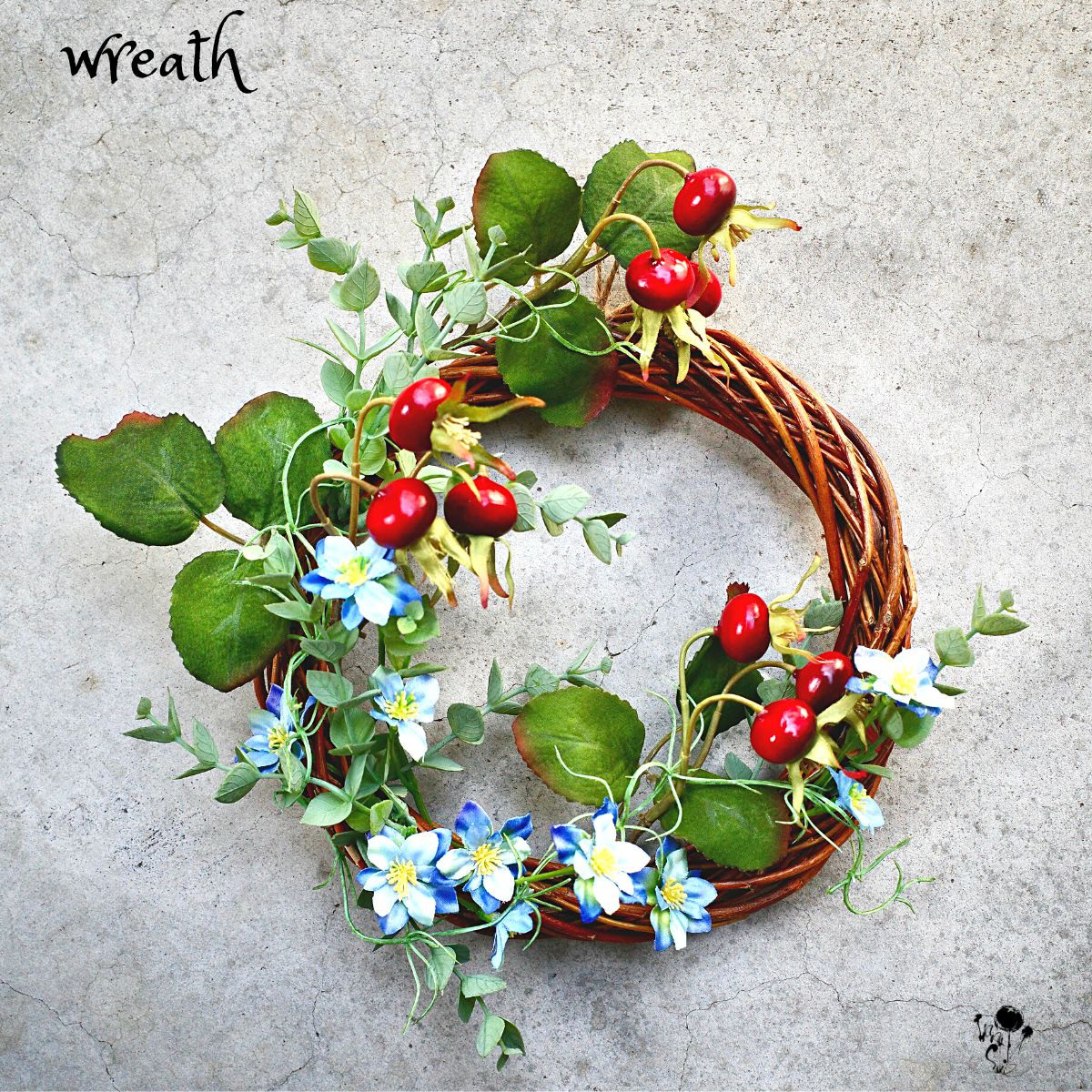 ローズヒップ & デルフィニュームのドアリース 造花 雑貨 夏のインテリア ナチュラル かわいい お洒落 赤 水色