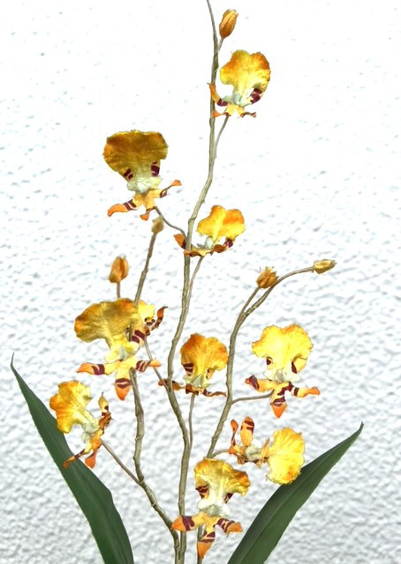 染花・布花・アートフラワー　　洋ラン　オンシジュウムの花（１鉢）　　玄関・和洋の空間・お部屋のインテリアなどに。 3枚目の画像